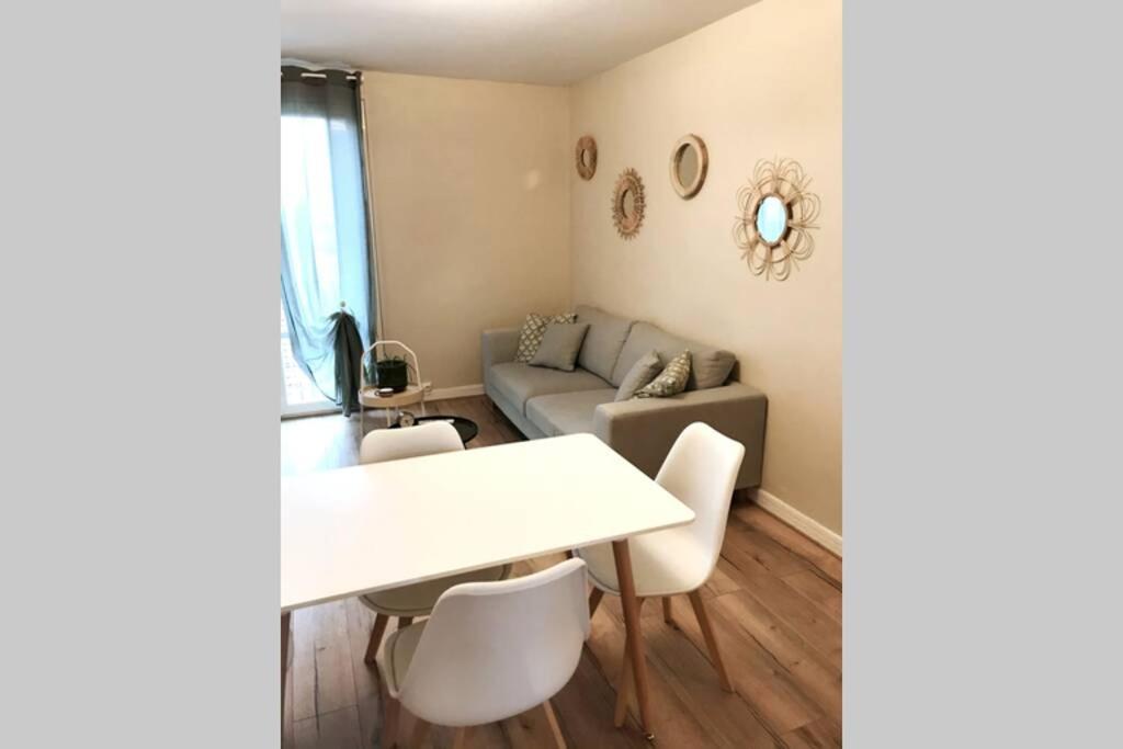 Serenidad - Appartement Cosy 50M2 Et Parking Chateauroux Exterior photo