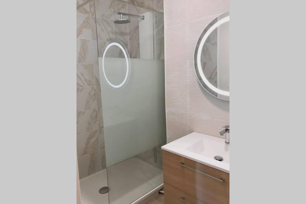 Serenidad - Appartement Cosy 50M2 Et Parking Chateauroux Exterior photo